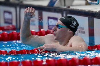 El canadiense Finlay Knox celebra