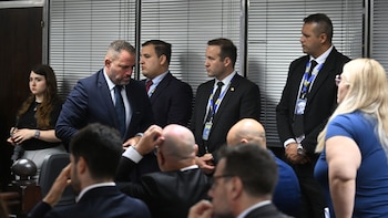 Entre lágrimas, así se retiró