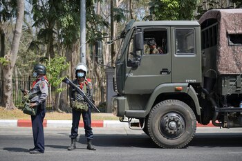 Agentes de la policía antidisturbios