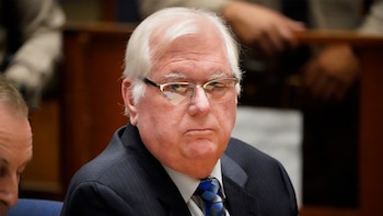 Un exjuez de California veía