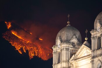 La erupción vista desde Zafferana