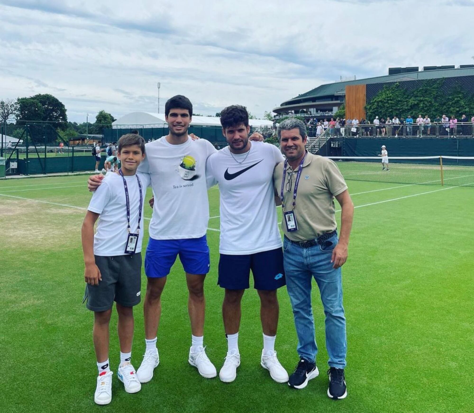 Jaime, Carlos, Álvaro y Carlos Alcaraz padre en Wimbledon (Redes sociales)