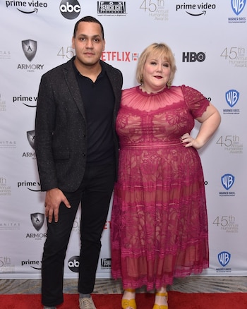 Lindy West y su esposo Ahamefule J. Oluo en el Annual HUMANITAS Prize Awards de 2020 (@humanitasprize)