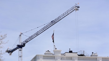 Un juez de EEUU vuelve a frenar la construcción del salón de baile de Trump afeando una argumentación "hipócrita"
