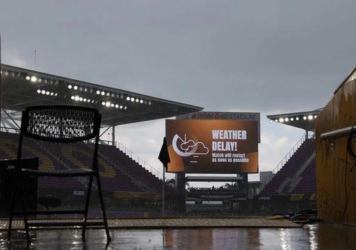 Una tormenta cercana puede provocar retrasos de una o varias horas, incluso con lluvias moderadas.