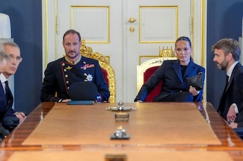 El rey Haakon VIII de Noruega y la princesa heredera Ingrid Alexandra (REUTERS).