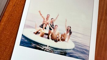 Mientras aguardan la llegada de