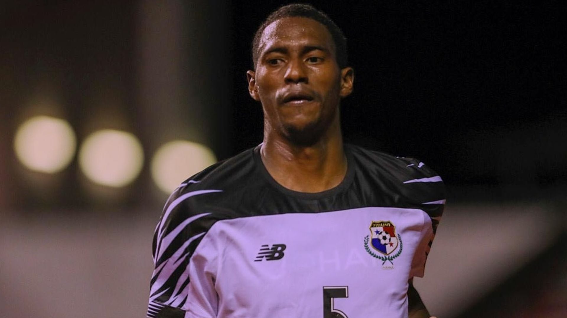 Abdiel Ayarza vistiendo la camiseta de Panamá. - Crédito: EFE