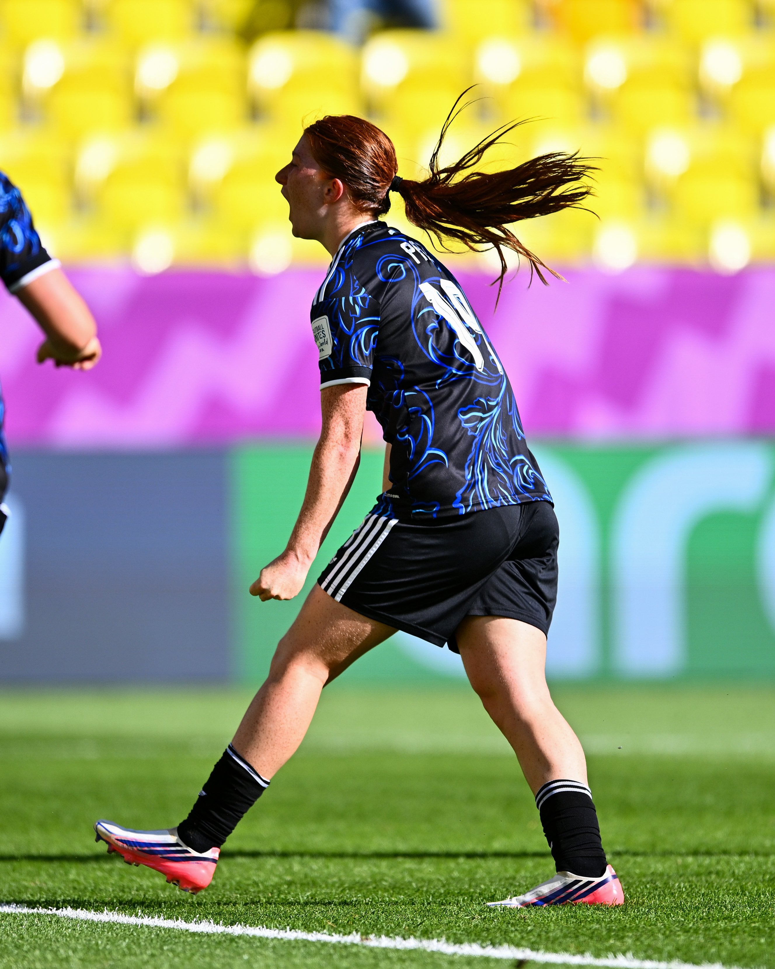 Annika Paz le metió cuatro goles a Benín en el triunfo 8-0 de la selección argentina (@fifaworldcup_es)
