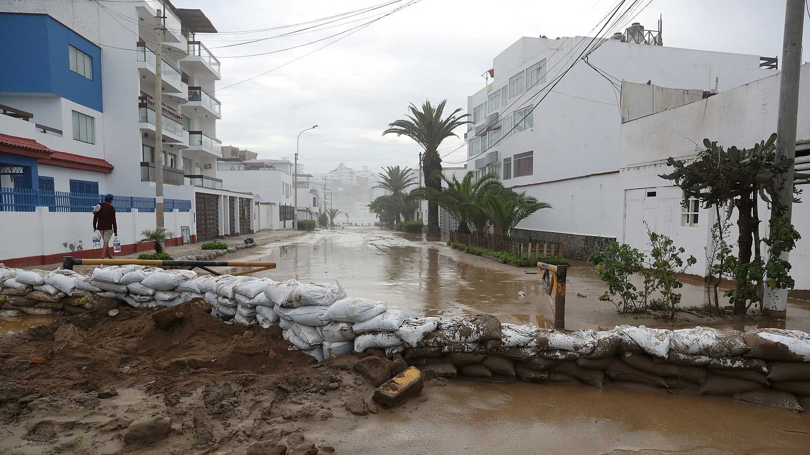 El sector empresarial propuso postergar el incremento hasta después del Fenómeno El Niño (FEN), ante su posible impacto en las empresas. Foto: ComexPerú