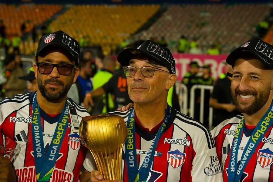 Alfredo Arias llegó al Junior FC en 2025 en reemplazo de César Farías y se va con dos títulos de Liga - crédito David Jaramillo/Colprensa