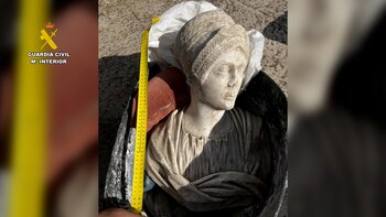 Escultura romana femenina incautada en