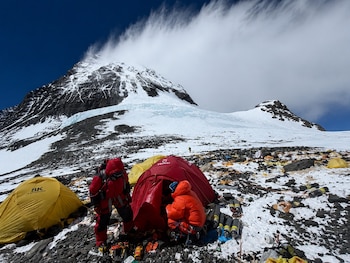 El montañista peruano Víctor Rímac alcanzó por segunda vez la cima del monte Everest