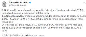 Álvaro Uribe Vélez advirtió sobre caída histórica de la inversión extranjera - crédito @AlvaroUribeVel/X