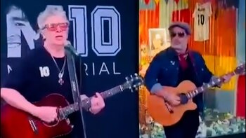 Juanse cantó "Para siempre Diego",