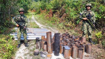 Desmantelan fábrica de armas y