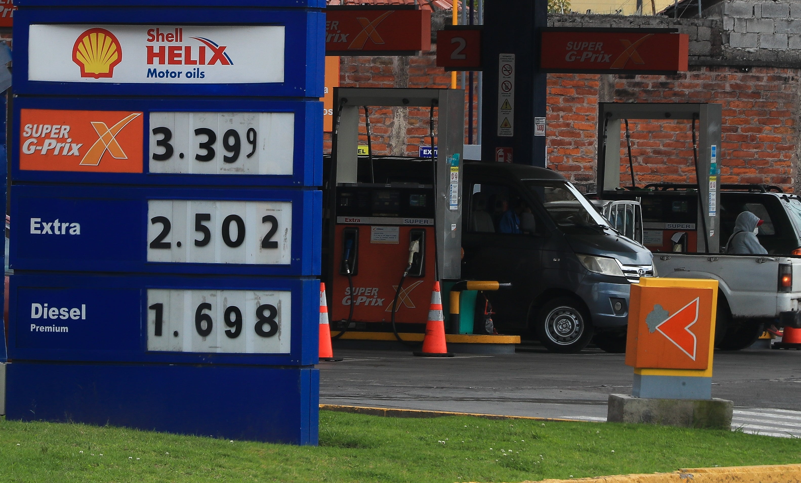 ARCHIVO. Los transportistas piden la extensión de las compensaciones tras la eliminación del subsidio del diésel. Foto de archivo. EFE/ José Jácome