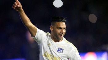 Falcao se aleja del retiro: