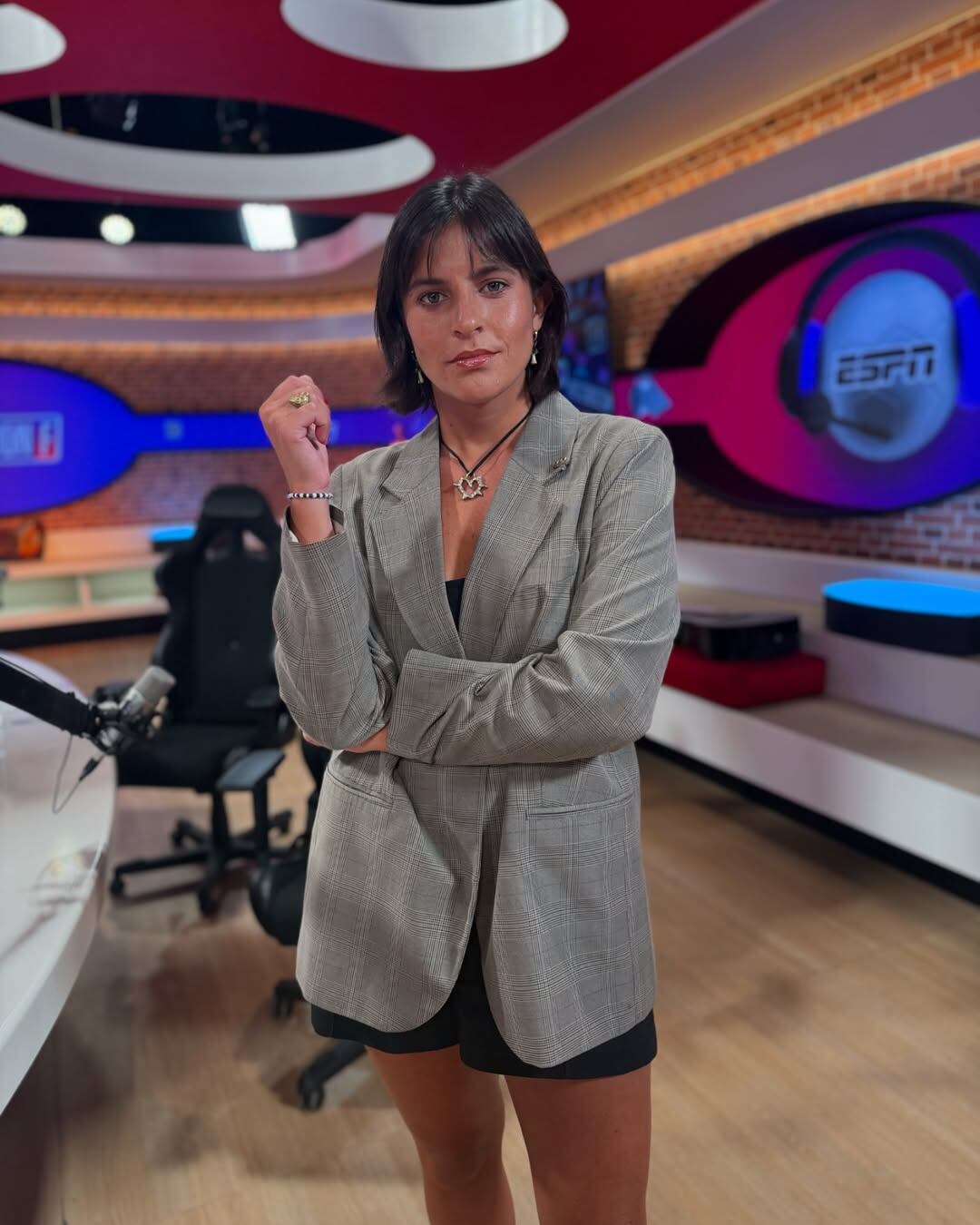 La periodista fue bien recibida por los seguidores del Mundial de Clubes. (IG Lola del Carril)