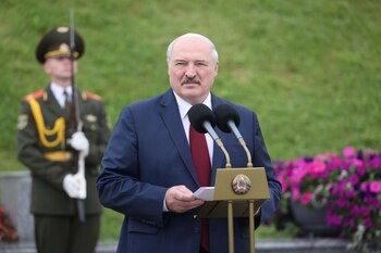 Lukashenko sigue arremetiendo contra los