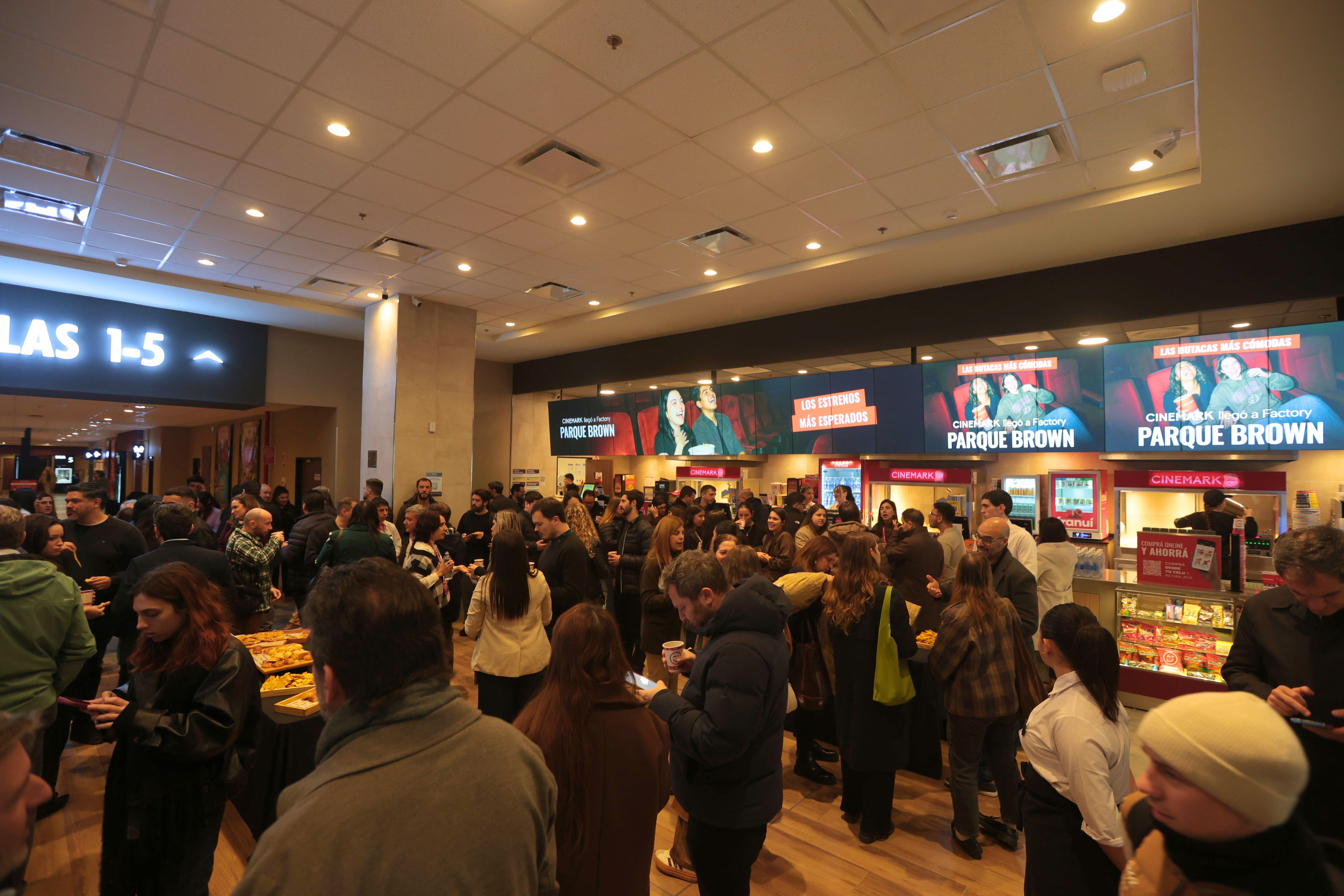 La apertura de un cine amplía la oferta de entretenimiento en el sur de la Ciudad de Buenos Aires