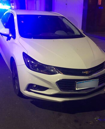 El Chevrolet Cruze blanco en