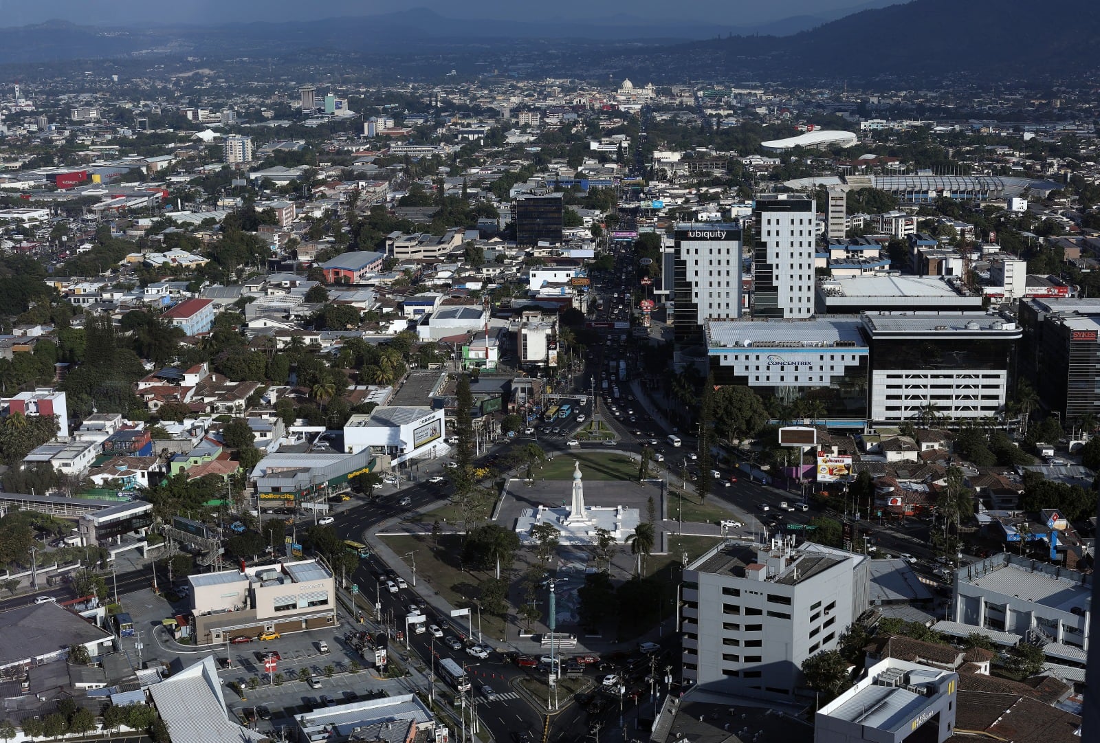 Vivienda lidera la construcción en San Salvador, pero la ciudad se transforma con nuevos usos