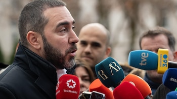 Aldama vincula un sobre de