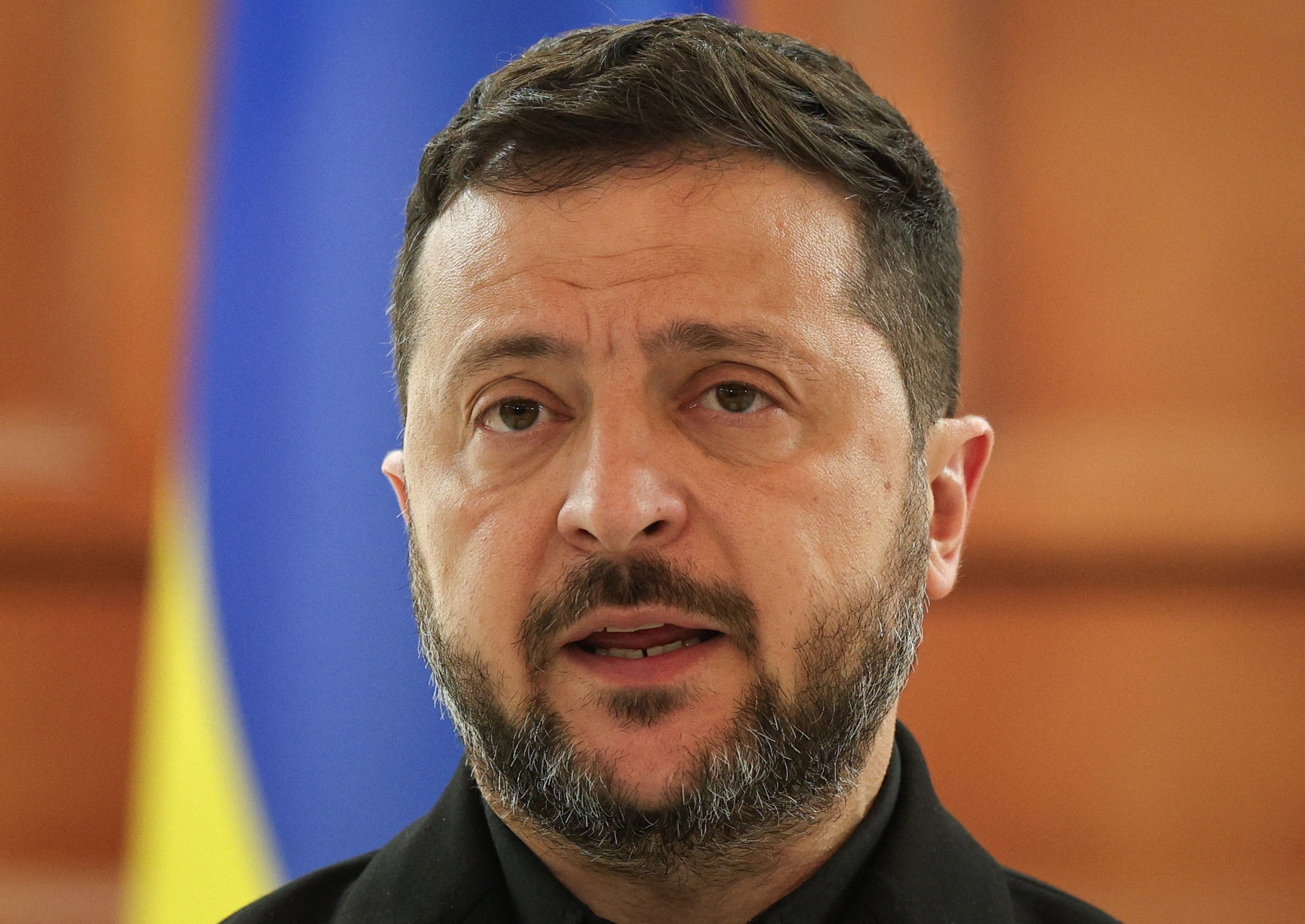 Volodimir Zelensky habló con Steve Witkoff y Jared Kushner para avanzar en las gestiones diplomáticas entre Estados Unidos y Ucrania por la guerra con Rusia. (REUTERS/Vladislav Culiomza)