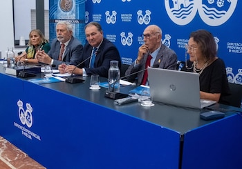 29/09/2026 Homenaje 'In memoriam' a Remedios Rey de las Peñas, antigua directora del archivo provincial y la primera mujer en ingresar en la Academia..
La Diputación de Huelva y la Academia Iberoamericana de La Rábida han celebrado un homenaje 'In memoriam' a Remedios Rey de las Peñas, antigua directora del archivo provincial y la primera mujer en ingresar en la Academia, donde también ejerció como vicesecretaria.
CULTURA
DIPUTACIÓN DE HUELVA