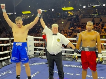 Viktor Jurk vs. Edwin Castillo