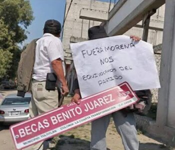 Vecinos retiraron las nomeclaturas de