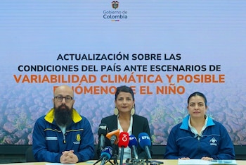 La ministra de Ambiente destacó la urgencia de medidas preventivas ante la variabilidad climática, como campañas de ahorro de agua y reforzamiento para mitigar incendios forestales - crédito Ungrd