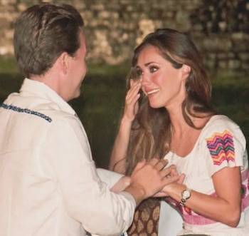 Anahí revela fotos de cuando el político Manuel Velasco le pidió matrimonio