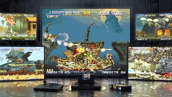 La consola incorpora salida HDMI de baja latencia y AV clásico, facilitando el uso tanto en monitores modernos como en CRT originales.