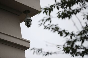 Cámara de vigilancia en la