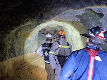 Continúan labores de búsqueda en la mina Santa Fe de Sinaloa