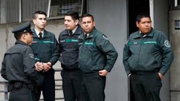 Gendarmería de Chile liberó a otro reo por error y el gobierno suspendió las vacaciones de su alto mando