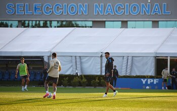 Scaloni dirigirá la última práctica