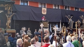 El arzobispo de Oviedo reivindica el "drama de la libertad" frente a la "corrupción" y "verborrea cínica"