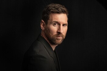 Lionel Messi le dio la