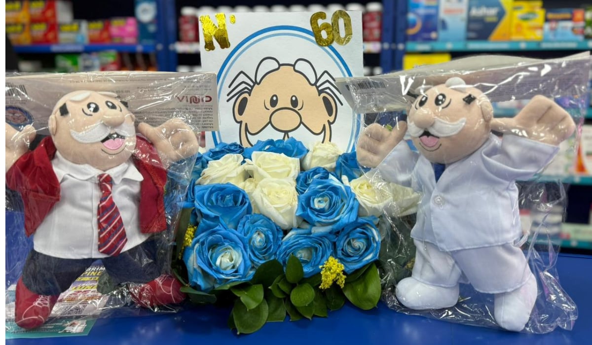 La estrategia de posicionamiento de marca de Dr. Simi en Colombia incluye el uso de su icónica botarga para generar confianza. (Infobae)