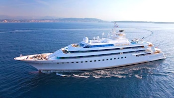 El yate de Salinas Pliego