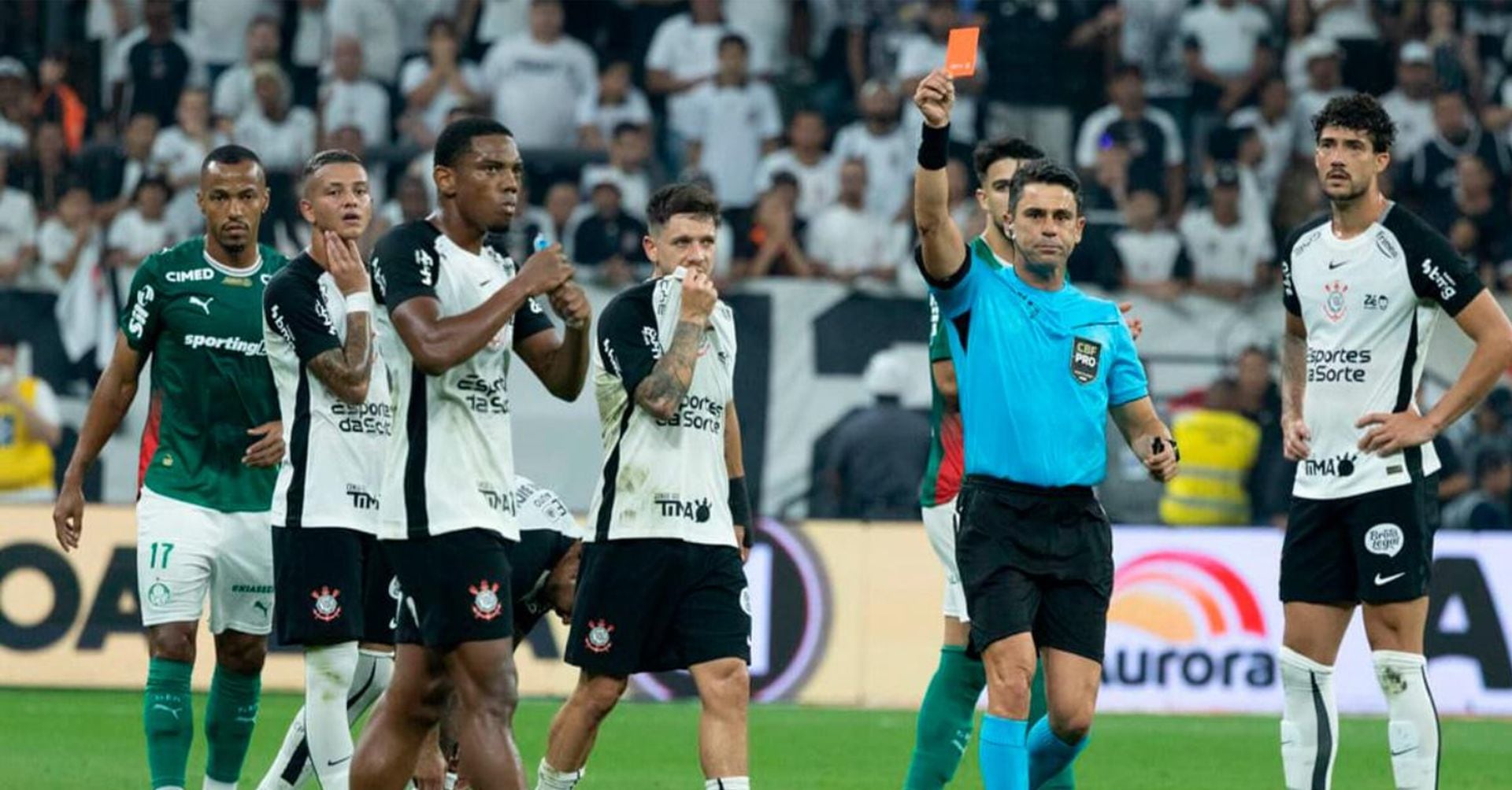 El clásico paulista se tornó áspero y táctico, marcado por expulsiones que obligaron a Corinthians a resistir con coraje ante un Palmeiras dominante pero sin eficacia. (Facebook / SC Corinthians Paulista)