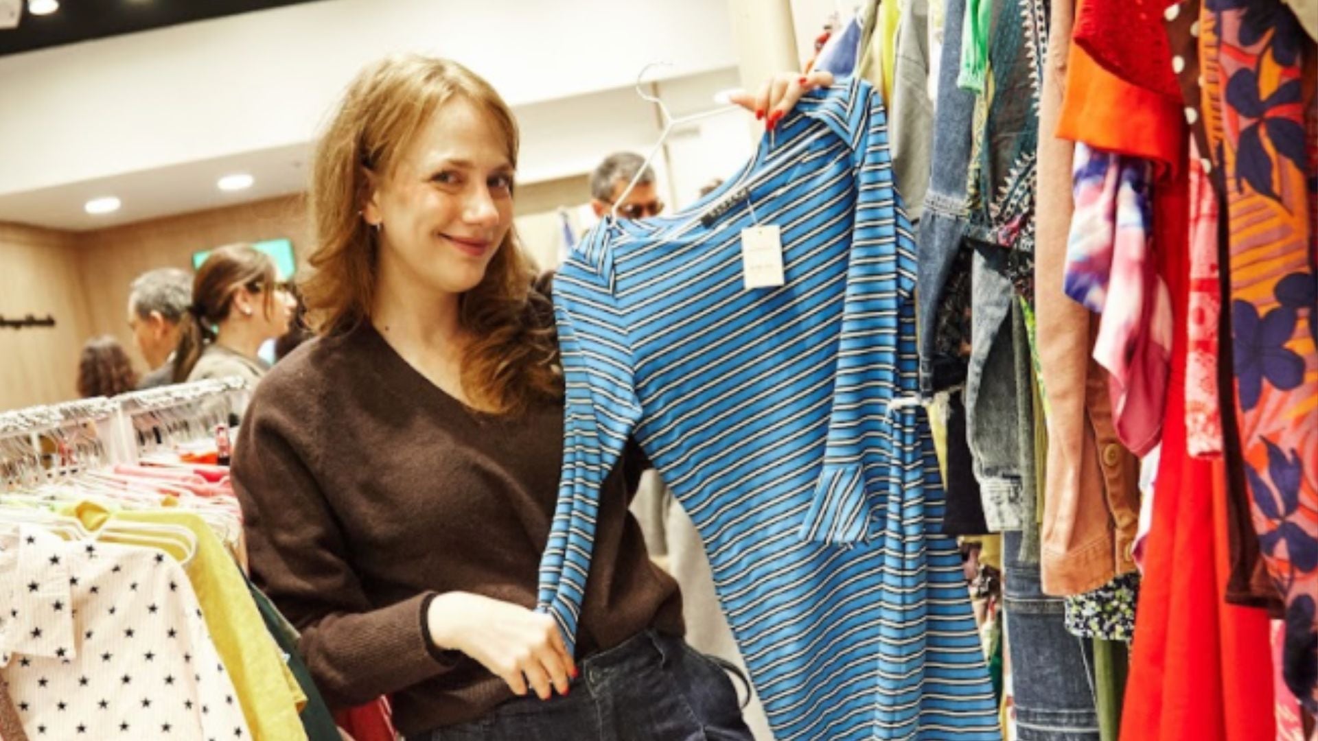 Cami Fortunato en la apertura de Galpón de ropa en el DOT (Galpón de ropa)