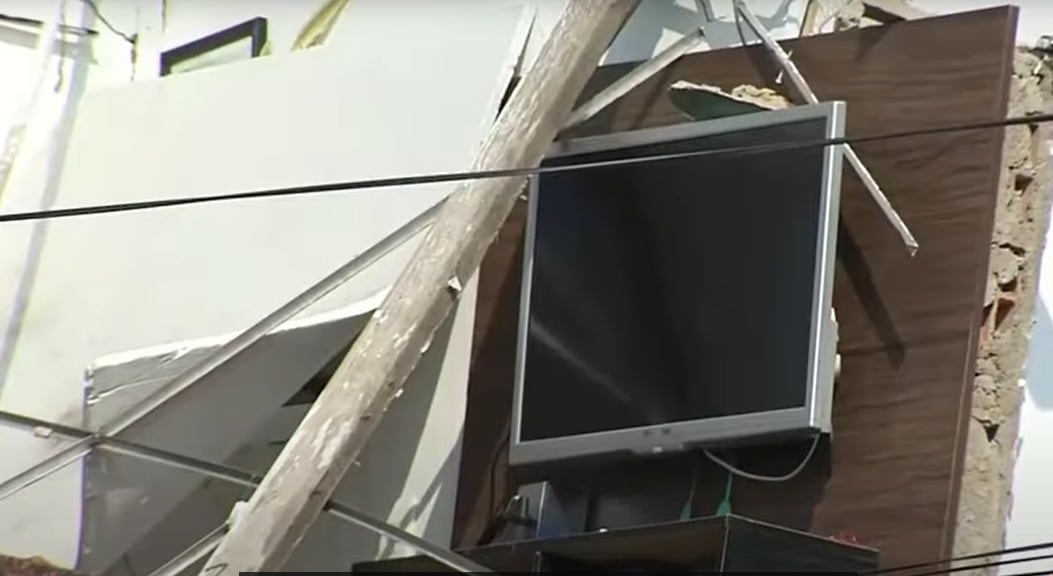 Los damnificados por el derrumbe en Roma viven una doble adversidad: la pérdida de su hogar y el despojo de sus pertenencias - crédito Captura video CityTV