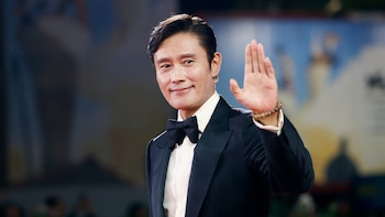 Lee Byung-hun sorprendió con sus