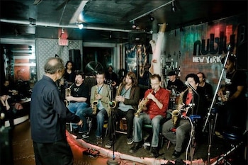 Las actividades paralelas incluyen encuentros musicales y sesiones improvisadas durante la semana del festival.