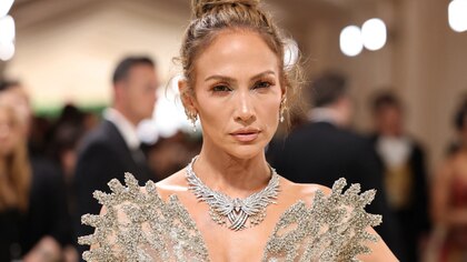 La rutina de ejercicios que sigue Jennifer Lopez para conservar su figura a sus 54 años