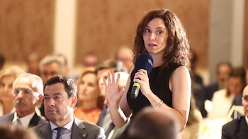 Ayuso carga contra un Gobierno "cobarde" que no sabe "ni quién entra" en Ceuta pese a estar "en alerta antiterrorista"